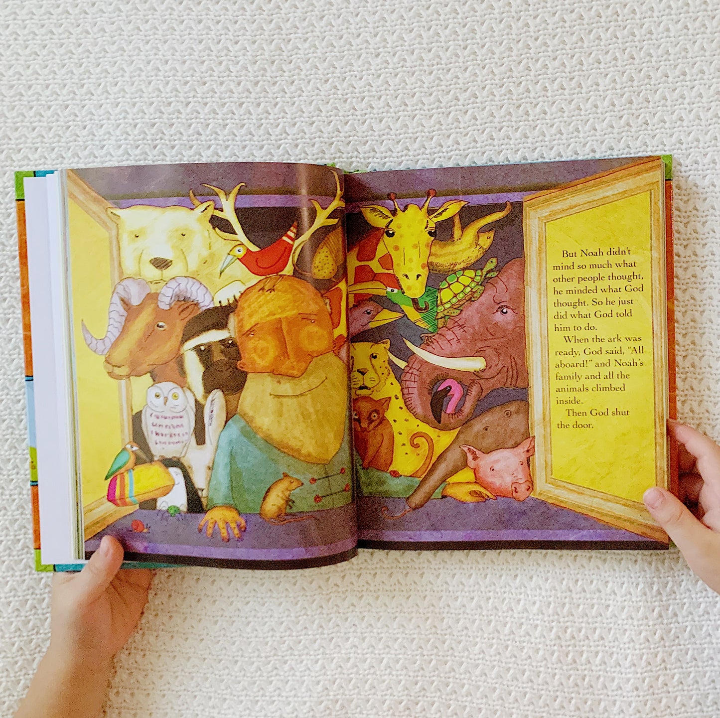 The Jesus Storybook Bible: Every story whispers His name