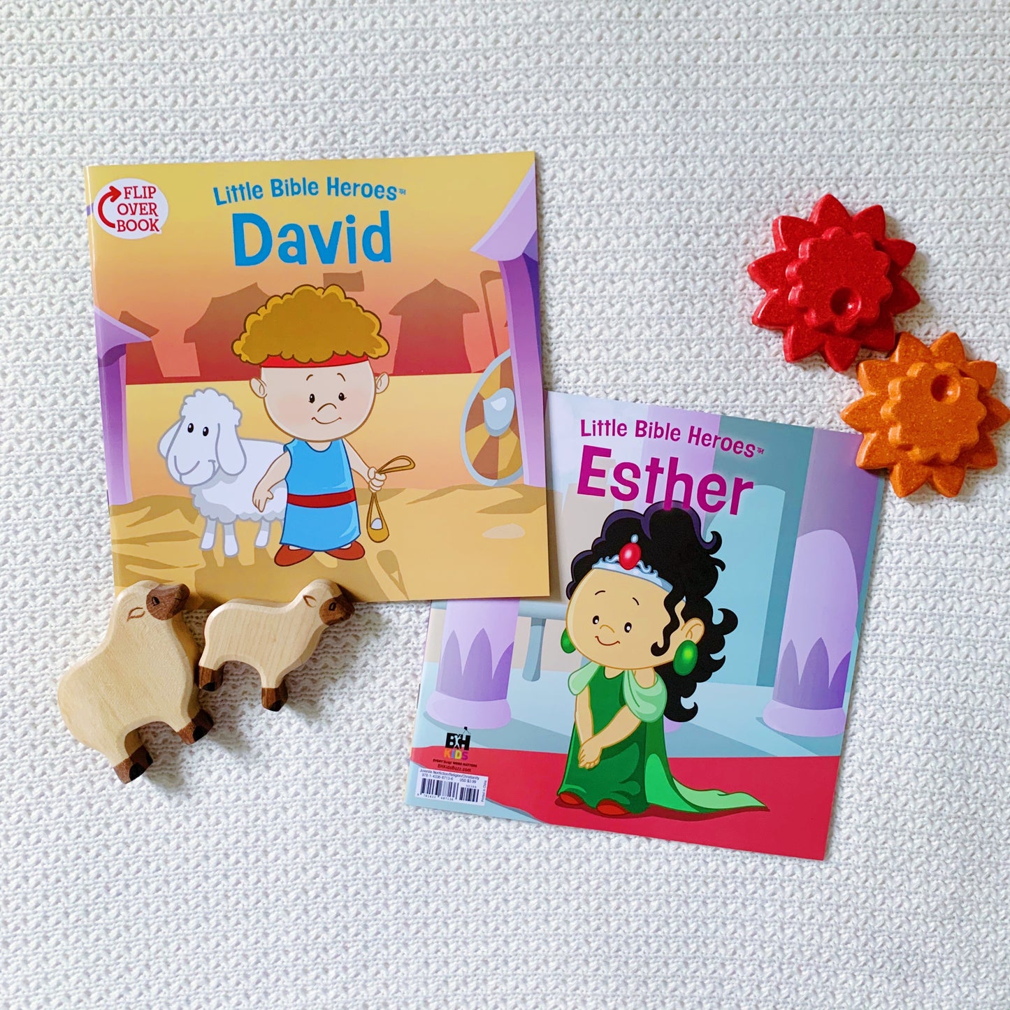 Little Bible Heroes: David + Esther (Flip Over Book)